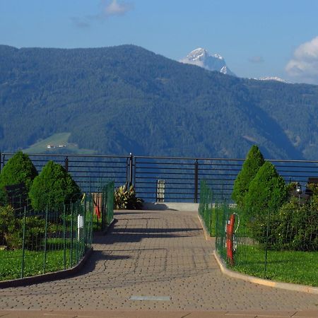 Hotel Amaten Brunico Bagian luar foto