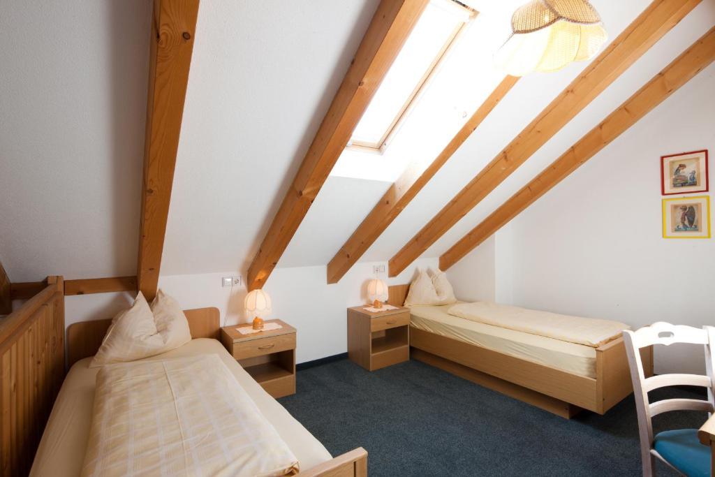 Hotel Amaten Brunico Ruang foto