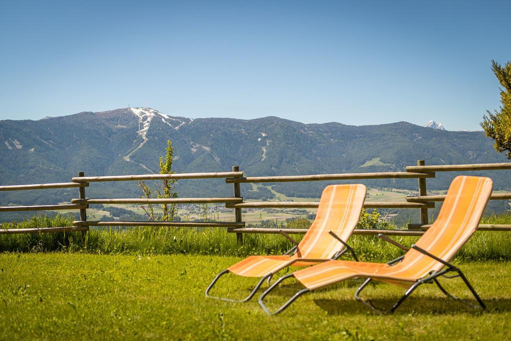 Hotel Amaten Brunico Bagian luar foto